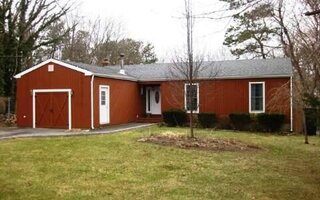 1010 Sipp Ave, Medford, NY 11763