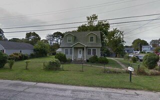 102 43rd St, Copiague, NY 11726
