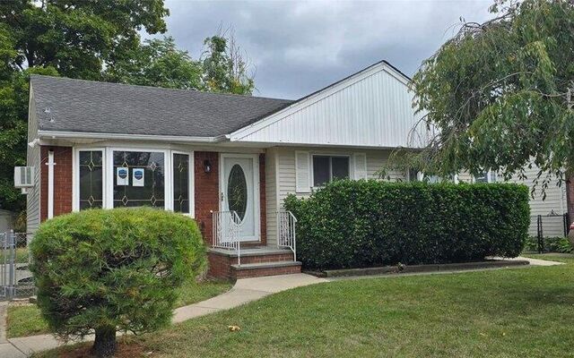 102 Green Ave, Hempstead, NY 11550 (Porch)