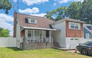 102 Hausch Blvd, Roosevelt, NY 11575