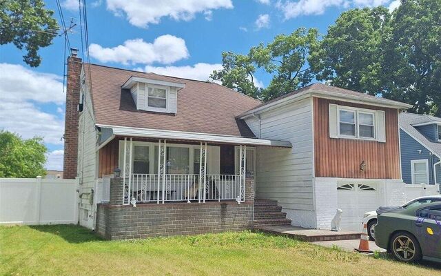 102 Hausch Blvd, Roosevelt, NY 11575 (House View)