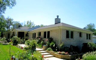 102 Wildwood Rd, Great Neck, NY 11024