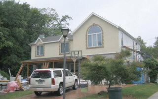 1023 Maple Ln, New Hyde Park, NY 11040