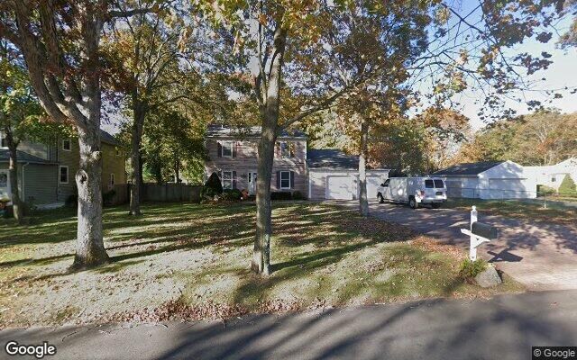 103 Greenport Ave, Medford, NY 11763