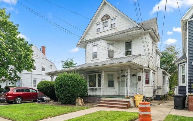 1031 Dickens St, Far Rockaway, NY 11691 (Porch)