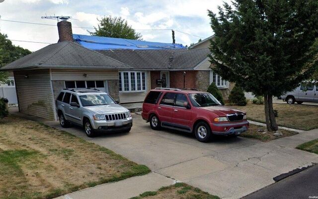 1033 Stafford Rd, Valley Stream, NY 11580 (House View)