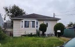1036 Fayette St, Uniondale, NY 11553