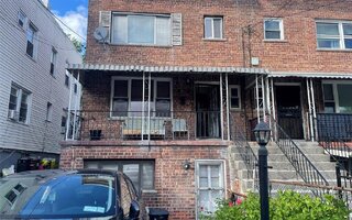 1037 E 214th St, Bronx, NY 10469