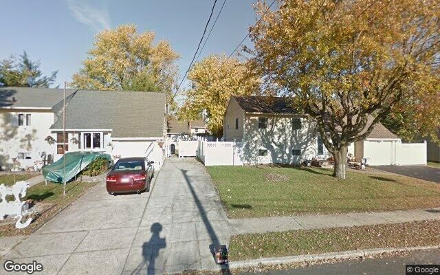 1037 N Niagara Ave, Lindenhurst, NY 11757