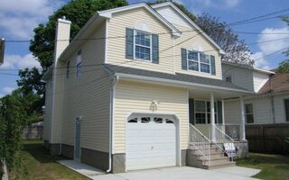 1038 Arthur St, Uniondale, NY 11553