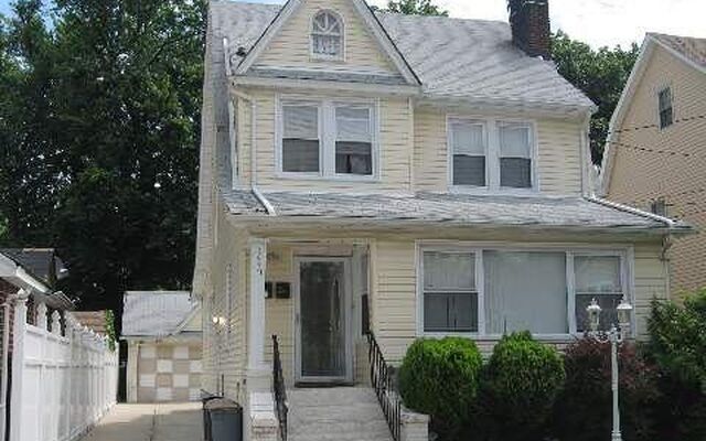 104-11 200th St, Saint Albans, NY 11412