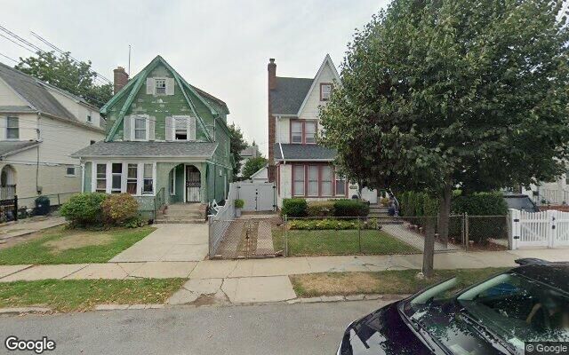 104-24 209th St, Queens Village, NY 11429