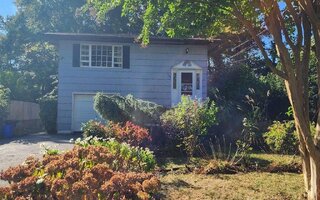 104 Frederick Ave, Babylon, NY 11702