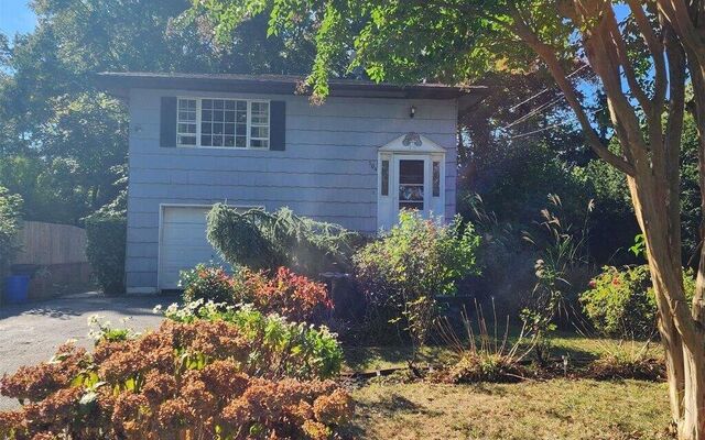 104 Frederick Ave, Babylon, NY 11702 (Yard)
