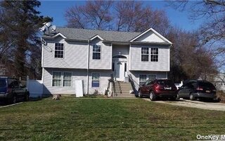 104 Jefferson Ave, Wyandanch, NY 11798