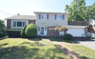 104 Woods Rd, North Babylon, NY 11703