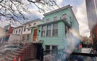 10439 42nd Ave, Corona, NY 11368