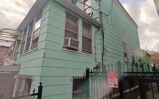 10439 42nd Ave, Corona, NY 11368