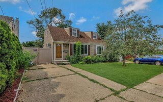 1049 3rd Ave, Franklin Square, NY 11010