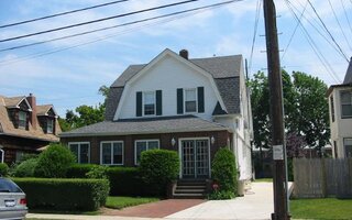 1049 Fulton St, Woodmere, NY 11598