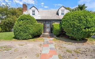 105 Kennedy Ave, Hempstead, NY 11550