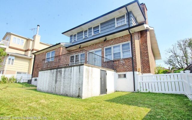 105 Marshall Ave, Staten Island, NY 10314 (Yard)