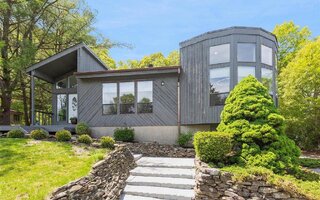 105 Nadia Ct, Port Jefferson, NY 11777