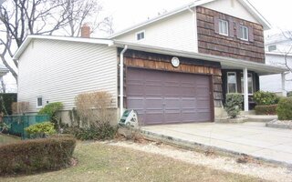 105 Radcliff Ave, Port Washington, NY 11050