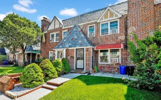 1052 McLean Ave, Yonkers, NY 10704