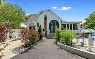 1054 Grand Ave, South Hempstead, NY 11550