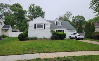 1055 Melissa Ln, North Bellmore, NY 11710