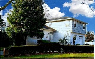 1058 Fordham Ln, Woodmere, NY 11598
