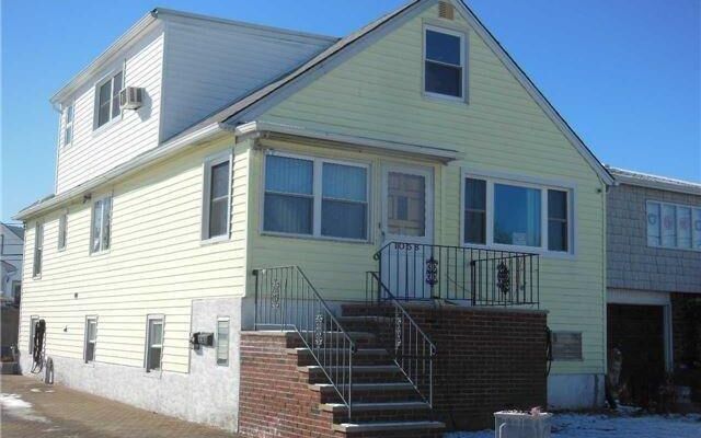1058 Traymore Blvd, Island Park, NY 11558