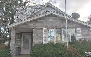 1069 Concord St, Franklin Square, NY 11010