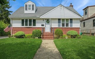 107 Atlantic Ave, New Hyde Park, NY 11040