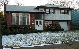 1070 Cramer Ct, North Baldwin, NY 11510