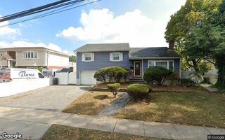 1072 Smith St, Uniondale, NY 11553