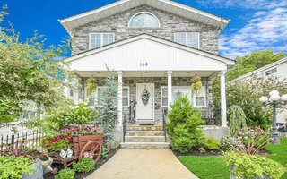 108 Kenny Ave, Merrick, NY 11566