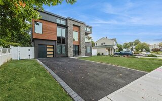 108 Meridian Rd, Levittown, NY 11756