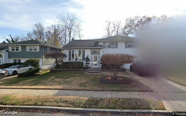 1082 Cramer Ct, North Baldwin, NY 11510