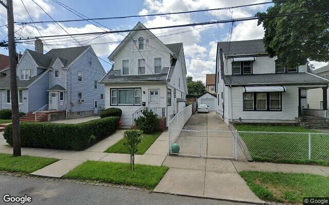109-28 216th St, Queens Village, NY 11429