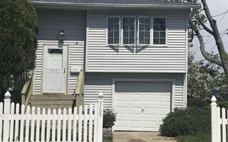 109 Buena Vista Blvd, Lindenhurst, NY 11757