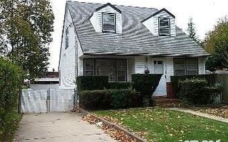 1090 Fayette St, Uniondale, NY 11553