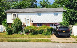 1090 Pinebrook Ct, West Hempstead, NY 11552