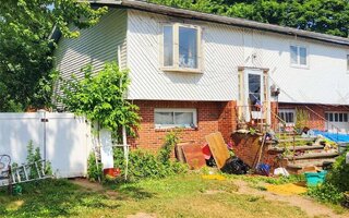 1090 Pinebrook Ct, West Hempstead, NY 11552