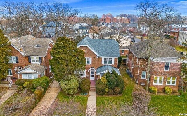 11-12 Bay 24th St, Far Rockaway, NY 11691 (House View)