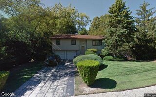 11 Barrington Dr, Wheatley Heights, NY 11798
