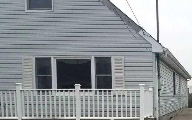 11 Bayview Ave, Lawrence, NY 11559