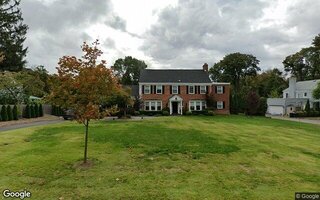 11 Birchwood Ln, Great Neck, NY 11024