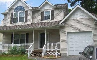 11 Elm St, Islip, NY 11751
